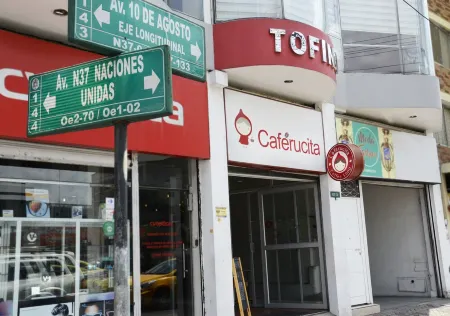 Modern Luxury Studio Apartment Downtown Отели рядом с достопримечательностью «Капилья-дель-Омбре»