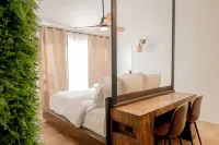 2 min From Hospitals & Lake - A Modern Bali Studio