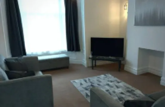 Stylish Apartment in City Centre with Parking