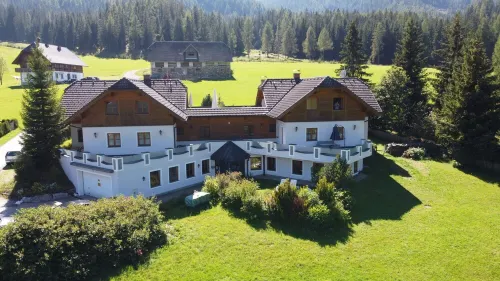 Quiet vacation apartment with mountain views Các khách sạn ở Krakauhintermuhlen