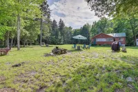 Peaceful Lakefront Cabin Getaway Dock, Fire Pit! - parking