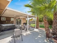 Elegant Hot tub l Fire Pit l BBQ l Oldtown Clovis Hotels in Clovis