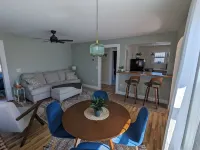 Charming & Relaxing Two Bedroom Upper Apartment in the Heart of Fredonia Hoteles en Fredonia