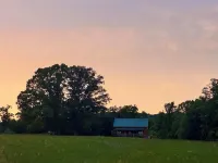 Hannah's Hideaway - Sleeps 6, secluded cabin in Stuart with mountain views 패트릭 카운티 호텔