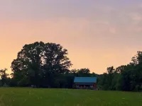 Hannah's Hideaway - Sleeps 6, secluded cabin in Stuart with mountain views