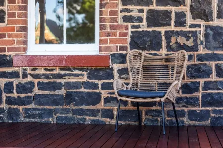 Blue stone cottage Taralga boutique accommodation