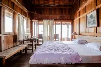 Wooden Javanese Villa Yogyakarta Hotels in Kretek