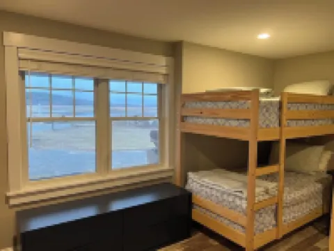 Charming Cottage Steps from Private Beach – Water Views & Little Neck Charm