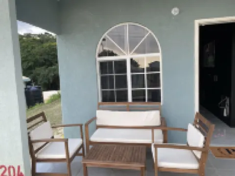 Elegant well equipped 2 bedroom Villa with a breathtaking view of the sea.