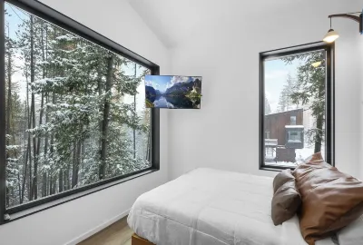 Off Grid Stays - Cabin #1 Hotels near Siyeh Pass