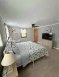 3-bedroom house in pleasant Ellsworth with AC, WiFi. Enjoy a cozy stay