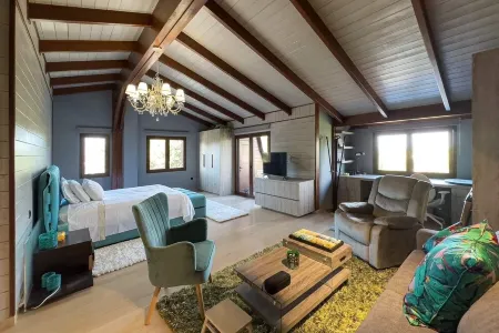 Pool Villa DesmiraDive in the pleasure and relax by the pool, close to the sea. Отели в г. Skala Oropou