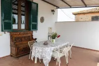 The Philosopher's Abode - by GiamaTour Hotel di Velletri