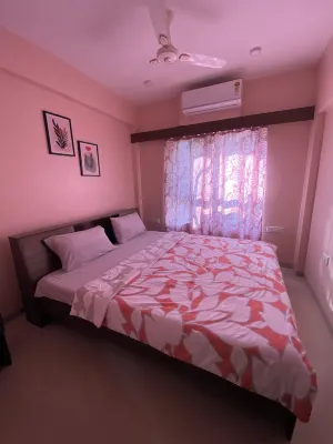 Cozy 1-bedroom w/ WiFi & AC in lovely Pune, perfect to relax & rejuvenate