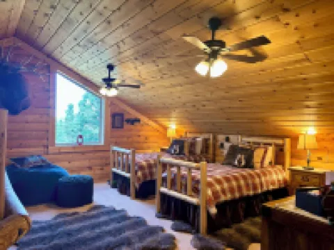 Bear Necessities Lodge on Ski Mountain • Fire Pit, Wraparound Deck & Wildlife