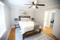 Charming 3-bedroom house in delightful Castalia with WiFi, AC