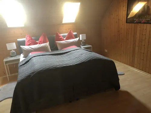 Sunny apartment on the 2nd floor for 1-4 persons, central.