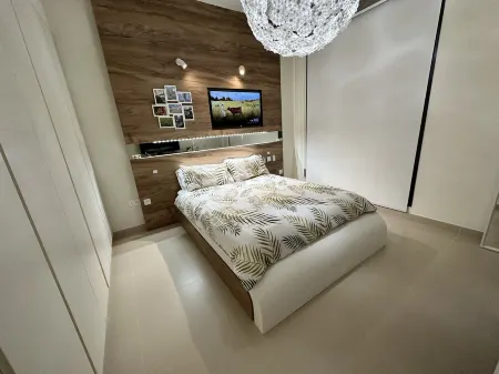 Waterfront and Sunset Facing Smart Apartment Отели в г. Мухаррак