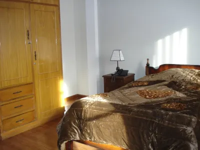 1 Departamento independiente con un dormitorio y 3 habitaciones independientes. Hotels in 