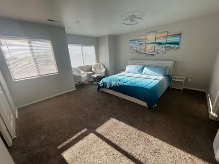 Charming duplex in NW Redmond, close to everything with peek-a-boo mountain view