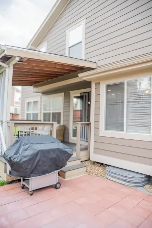 Modern 3 BR Family Retreat;10 min DIA; Pool