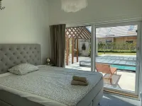 A unique & luxurious accommodation! Hotels in 