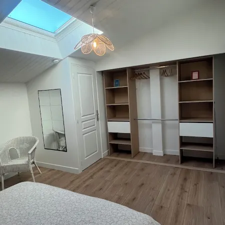 Apartment in the heart of downtown Отели в г. Шалан