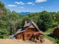 Mountain Views and Hot Tub - Luxurious Mountain Retreat Hotels near Grandfather Mountain Highland Games