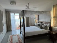 Stunning 5 Bedrooms Villa Directly On The Beach