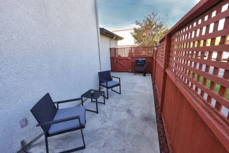 Modern 3BR Home with New Furnishings