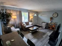 Charming 2-bedroom house, quiet neighborhood, Lansing with WiFi