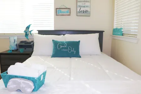 Spacious Private Rooms Near Ontario Mills & Airport – Pool & Gym Access! Отели в г. Ранчо-Кукамонга