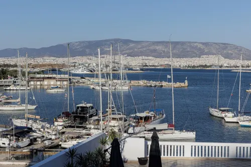 Seaside Grey Pearl Villa Sea Views, Ideal for Artists & Dreamers