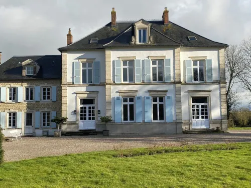 10 minutes from the beaches, your refuge in a magnificent family estate. Hotels in Wierre-Effroy