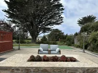 Spacious 4300 sq ft Bay Escape – On Golf Course & Near to Beach and Trials