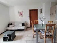 Quiet Three-room Panoramic Apartment 알바아드리안티카 호텔