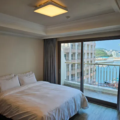 Tongyeong Bay Condo Hotel Отели рядом с достопримечательностью «Tongyeong Cable Car»