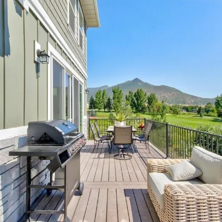 Majestic Mountain Retreat- Closest Home to the Homestead Crater