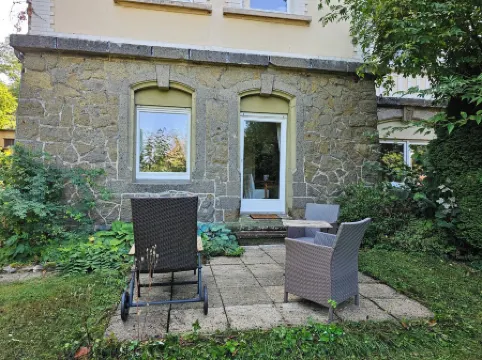 Garden apartment with terrace