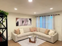 Gorgeous 3-bedroom house with AC in charming Petersburg