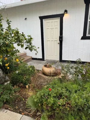 Chic 1-bedroom with two full bath, WiFi and AC in marvelous Discovery Bay