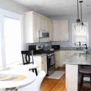 Boston Getaway, Easy City Access: Spacious 5-bedroom Others