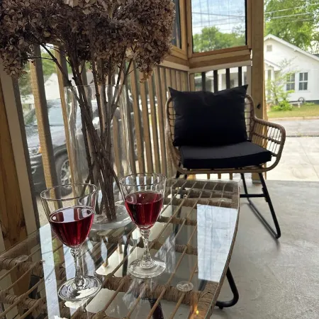 The Westfield - Cozy Downtown Greer Retreat