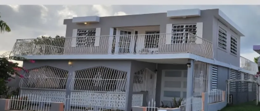 Nice 2-bedroom 2nd floor apartment with AC, WiFi in fabulous Fajardo and views