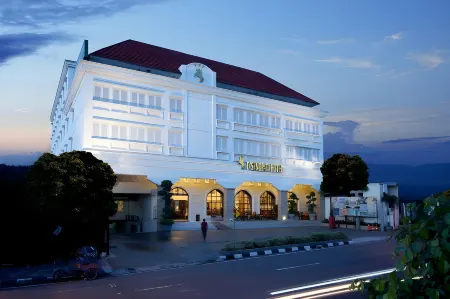 D'Senopati Malioboro Grand Hotel Отели в г. Gondomanan
