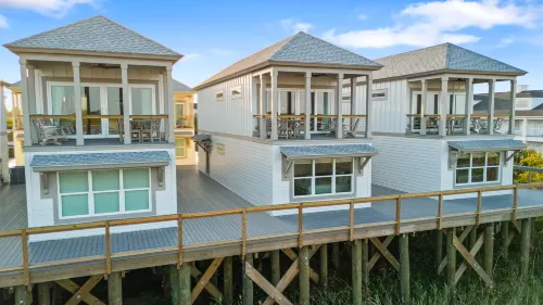 Pool, Outdoor Lounge and Boat Slip Access - Gorgeous Waterfront Haven Hotel a Georgetown