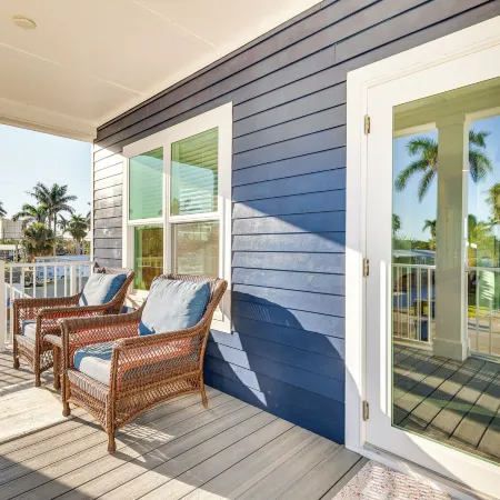 1 Mi to Beach Access: Home w/ Porch in Fort Myers!
