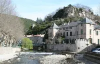 The Little Pink House beautifully elegant village home near Eau D Thermale Avène