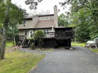 Home w/ Hot Tub, W&D + Free Access to Pools, Lake, Fitness, Tennis, & More.