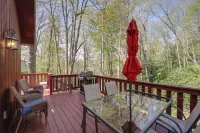 10 Mi to Sugar Mountain: Cozy Newland Cabin! - 3-Star